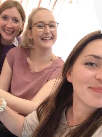 Team Clebeo Love Selfie der Mitarbeiter bei Clebeo Love